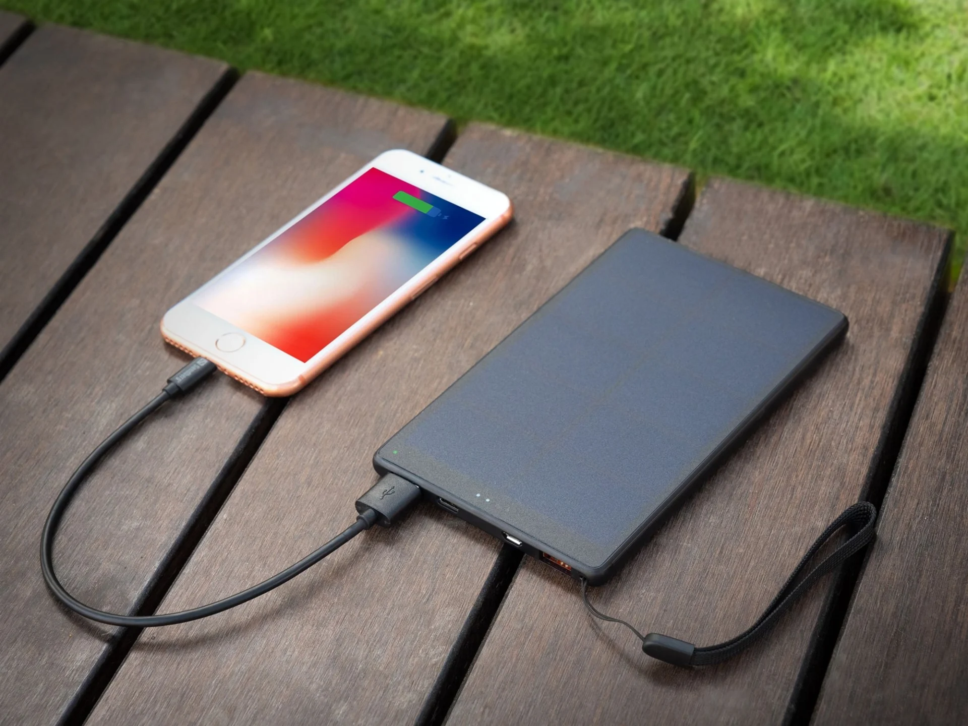 Sandberg 420-54 Urban Solar Powerbank noir 10 000 mAh Sandberg 420-54 Urban Solar Powerbank noir 10 000 mAh