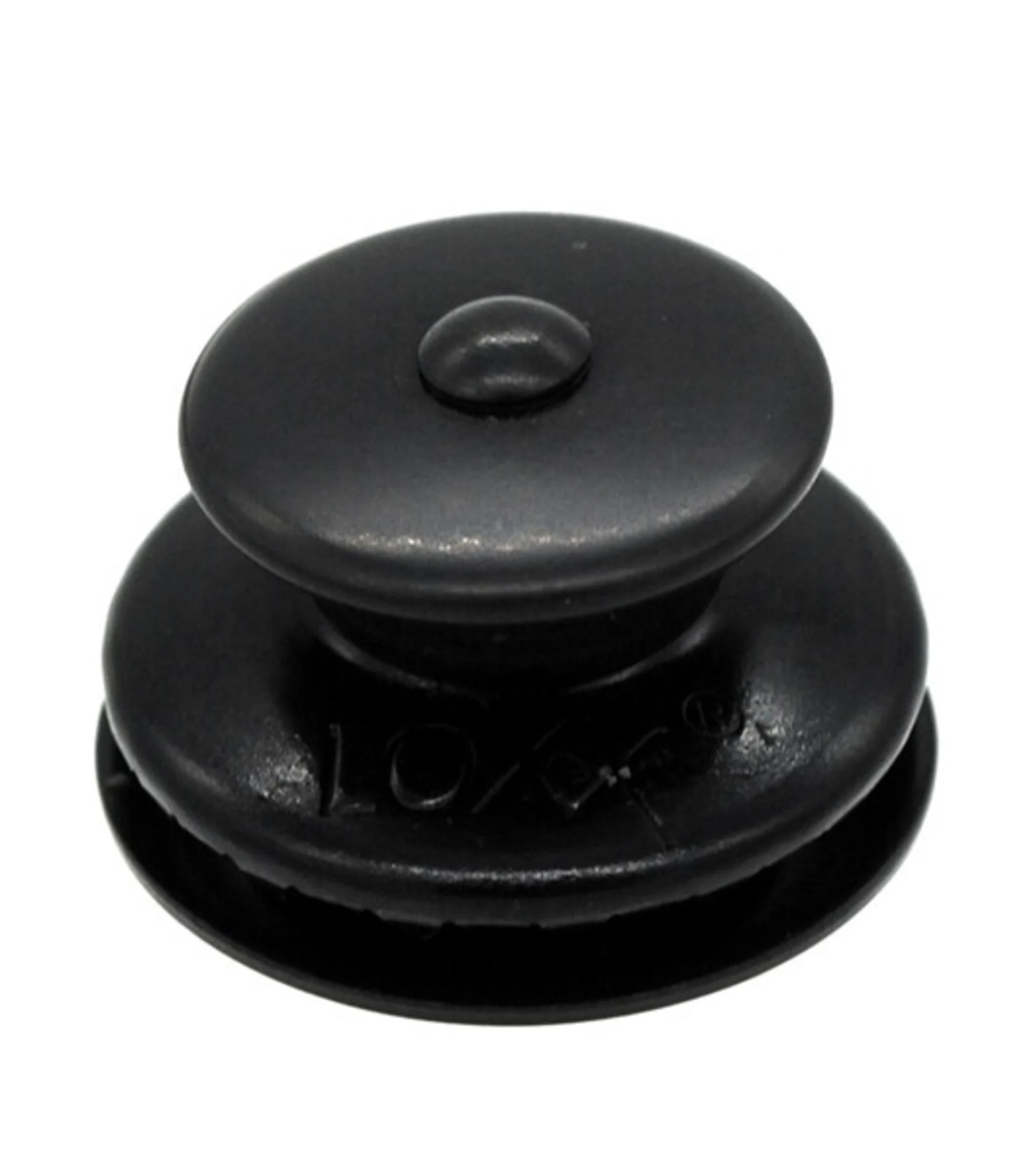 Boutons-pression noirs avec gros bouton de tirage Boutons-pression noirs avec gros bouton de tirage