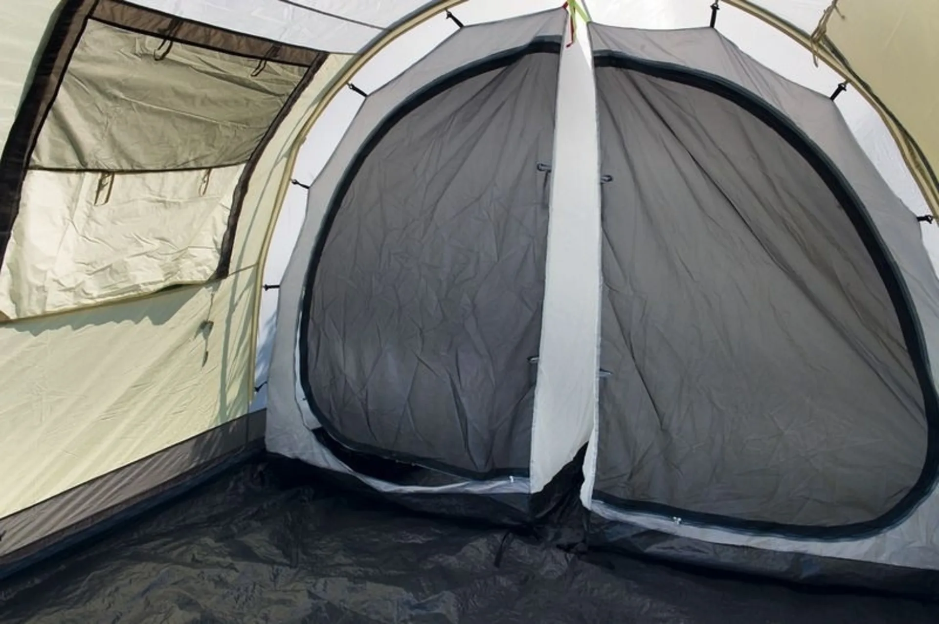 Tente de camping Dakota Z5 Deluxe - Tente familiale 4 personnes avec 2 cabines de couchage et tapis de sol