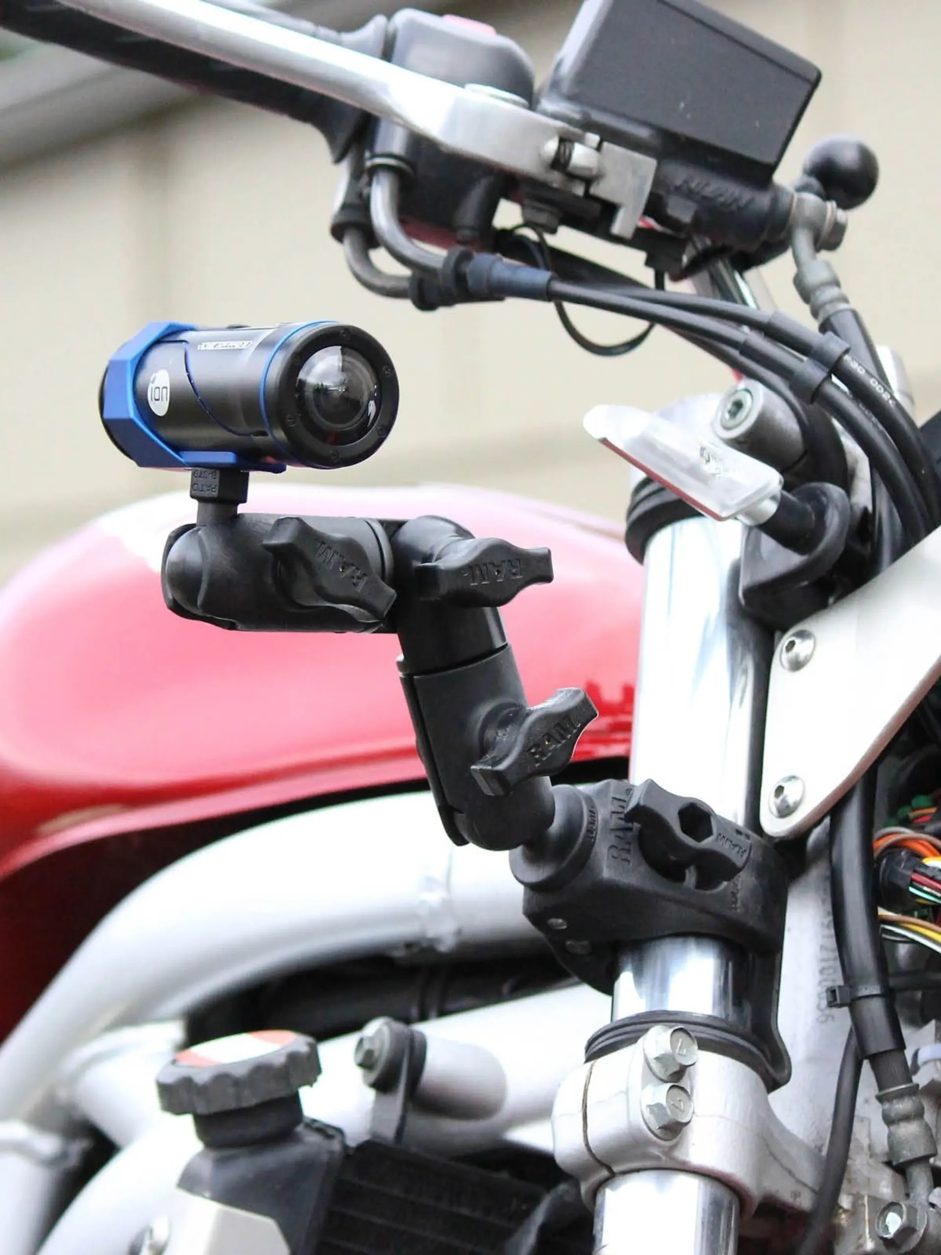 Bras de fixation RAM Mounts avec articulation pivotante, rotule B (1") Avec articulation pivotante à 180° au centre, longueur 160 mm Bras de fixation RAM Mounts avec articulation pivotante, rotule B (1") Avec articulation pivotante à 180° au centre, longueur 160 mm