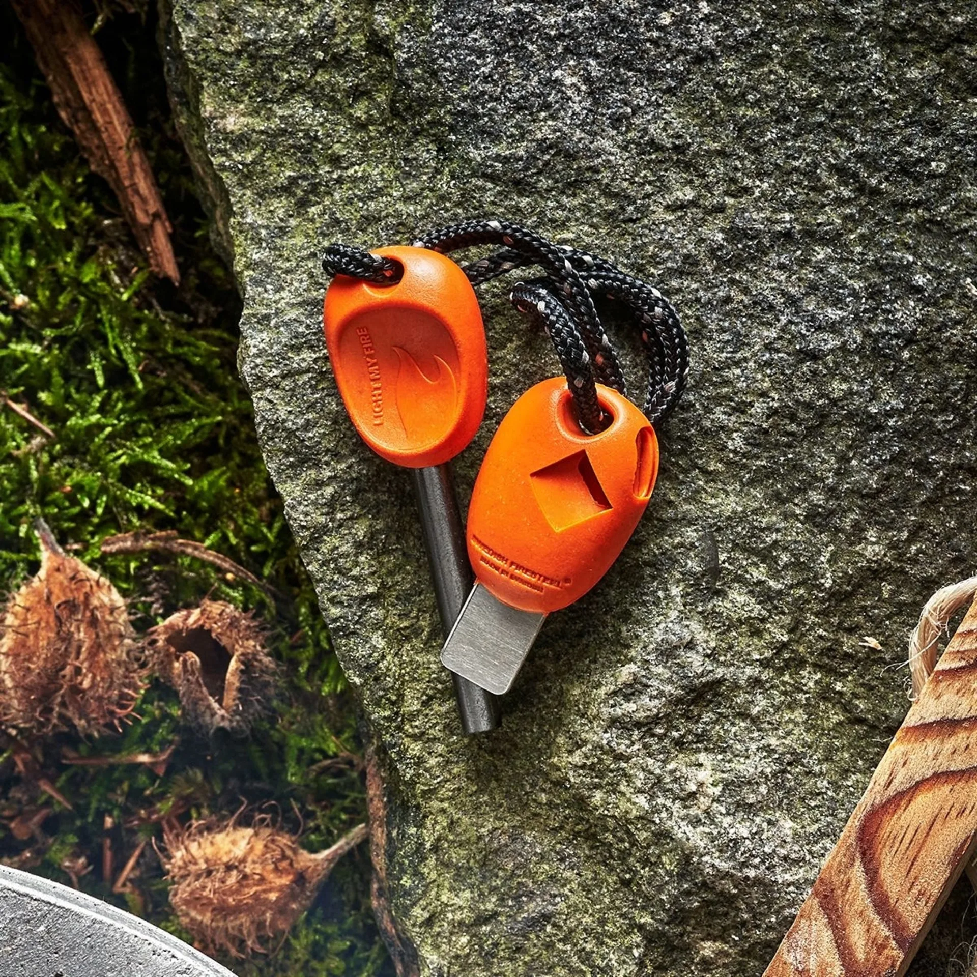 Light My Fire Swedish Firesteel scout 2in1 Lanceur de feu avec sifflet Hazyblue Light My Fire Swedish Firesteel scout 2in1 Lanceur de feu avec sifflet Hazyblue