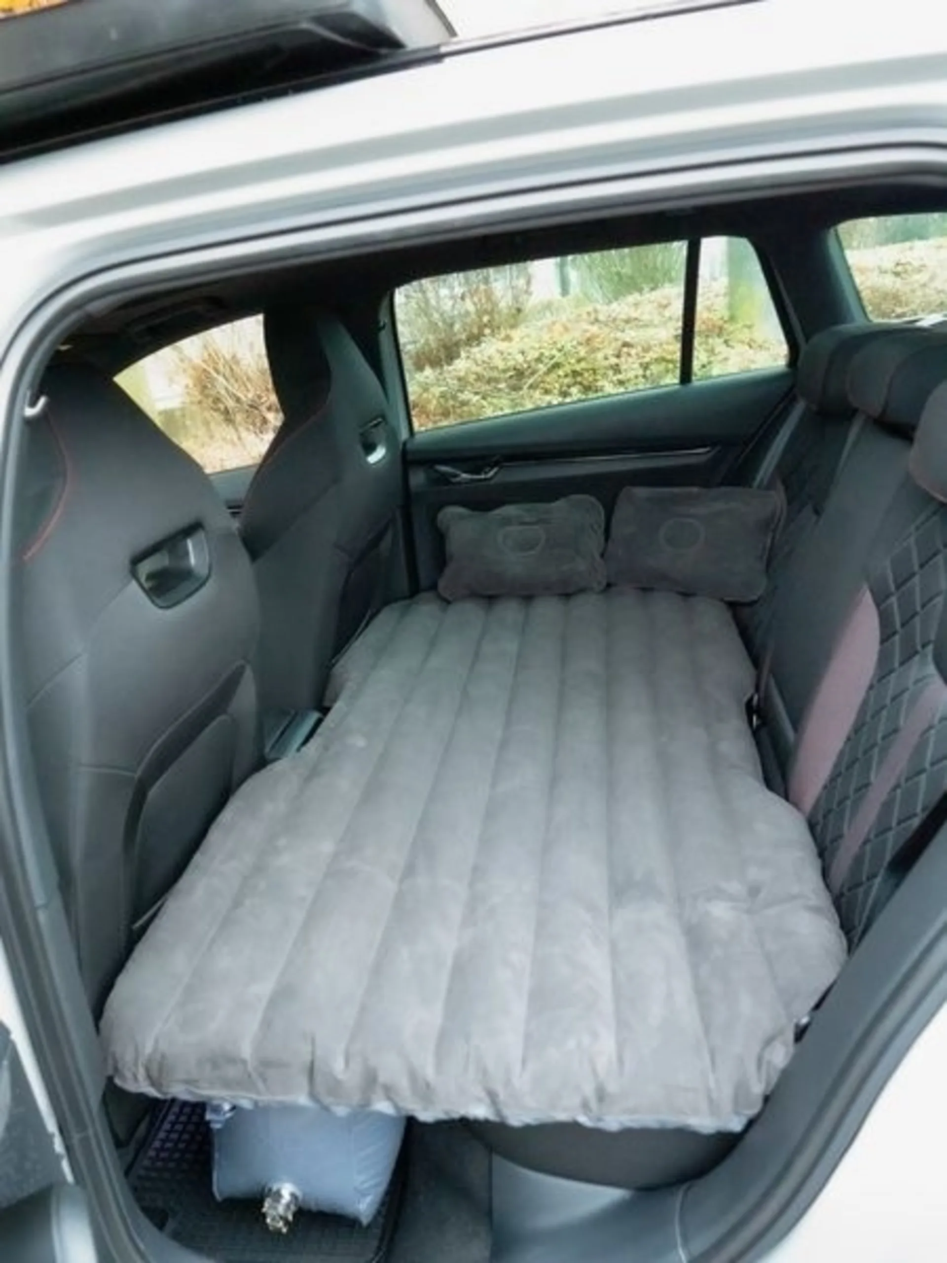 Matelas gonflable pour la banquette arrière des voitures, des SUV et des berlines