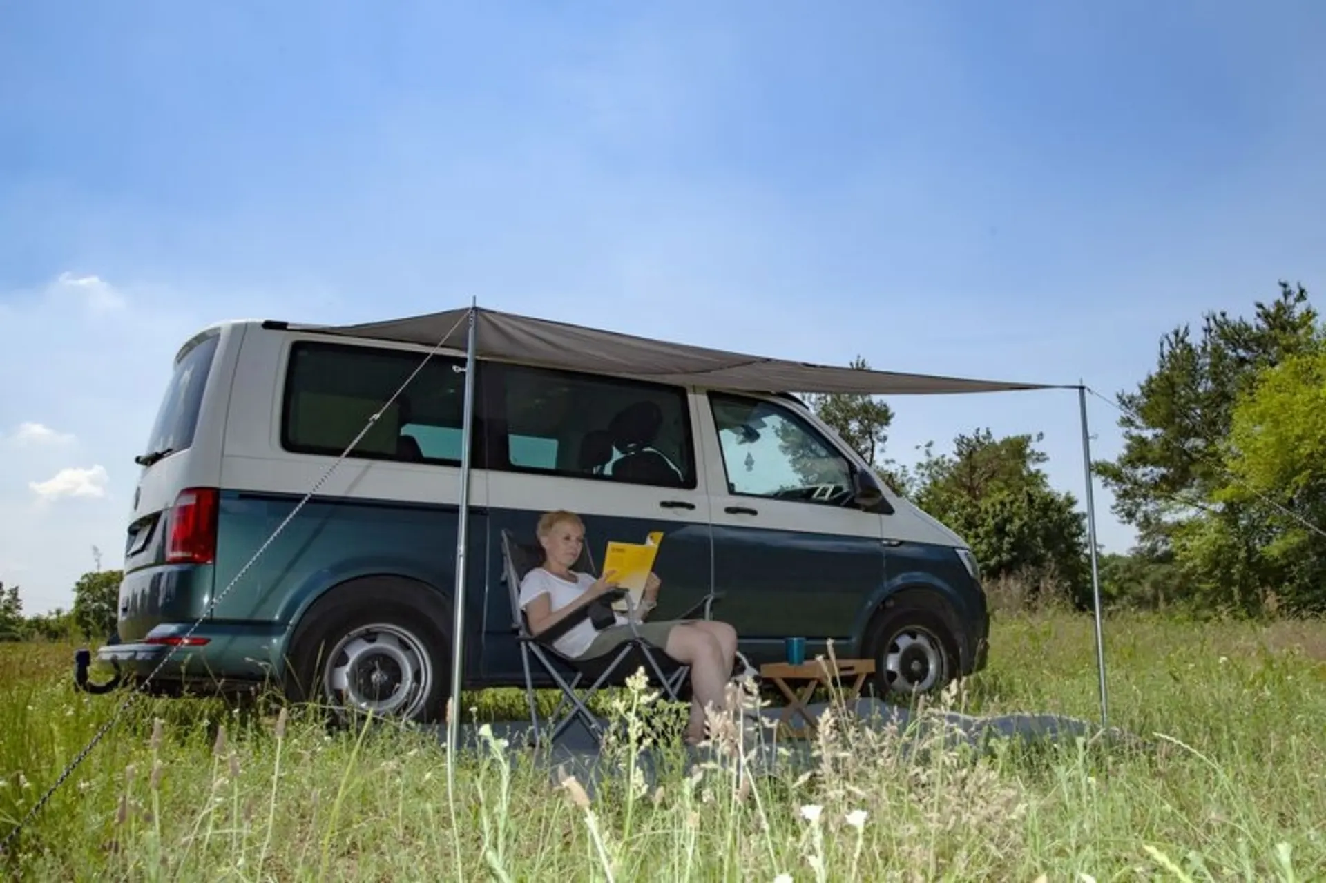 Universal Sonnensegel Como - Kompaktes Sonnendach für Caravans und Reisemobile
