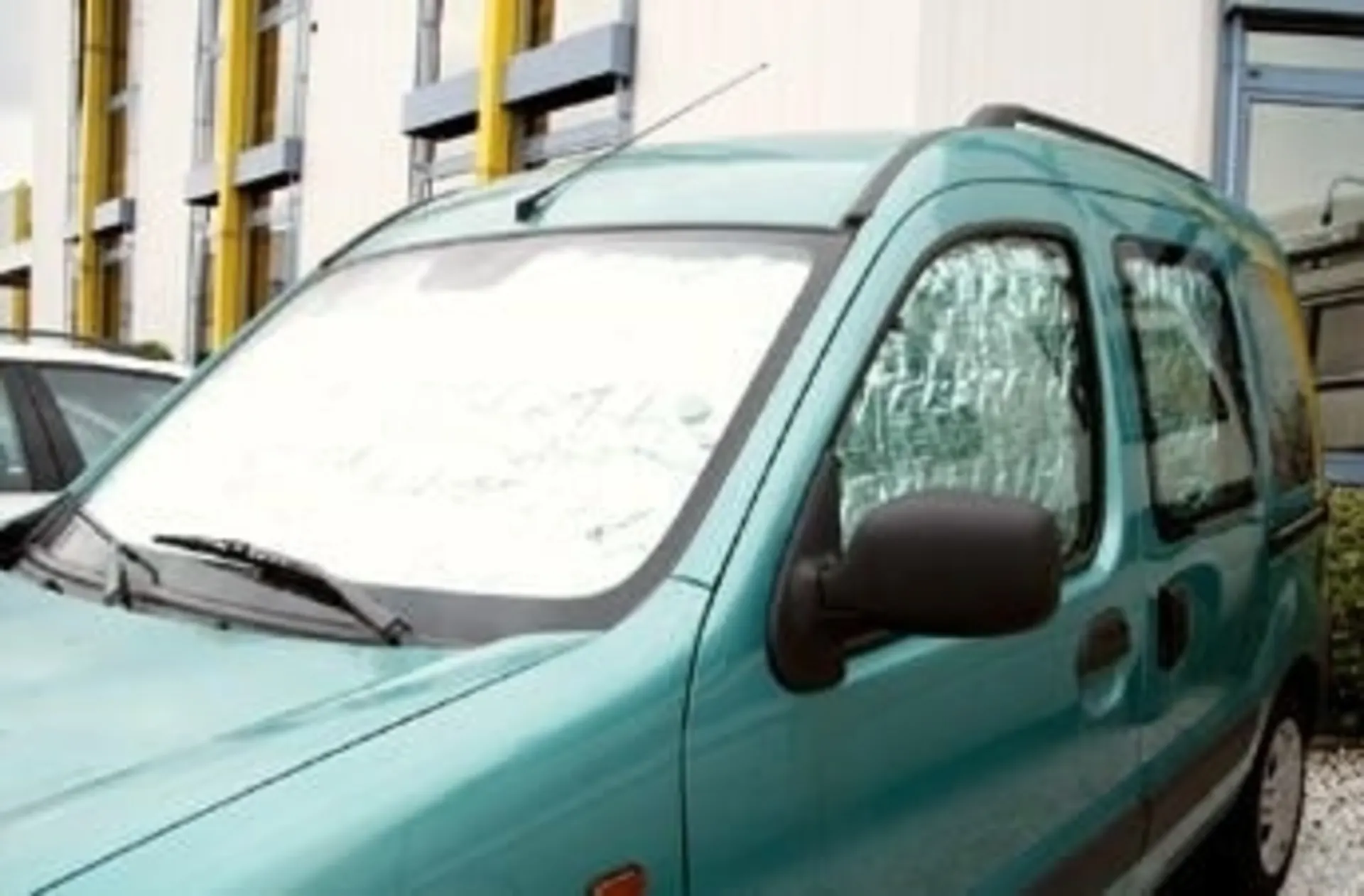 Isoflex Thermomatte für Renault Kangoo Bj, 1997-2009 (8-teilig) - Schutz vor Wärme und Kälte