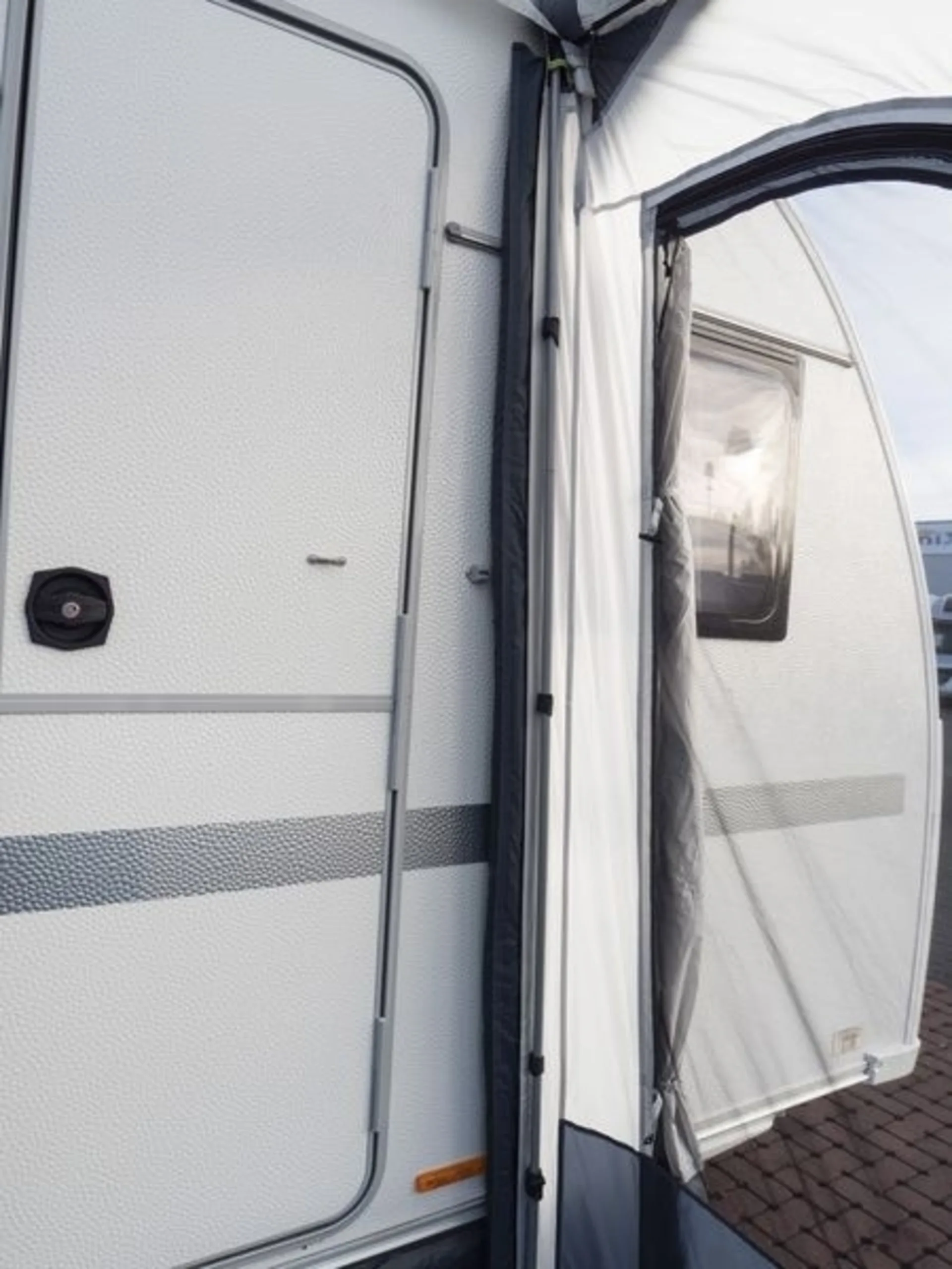 Caravanvorzelt RIMINI AIR II mit Schnellaufbau-Luftzelt