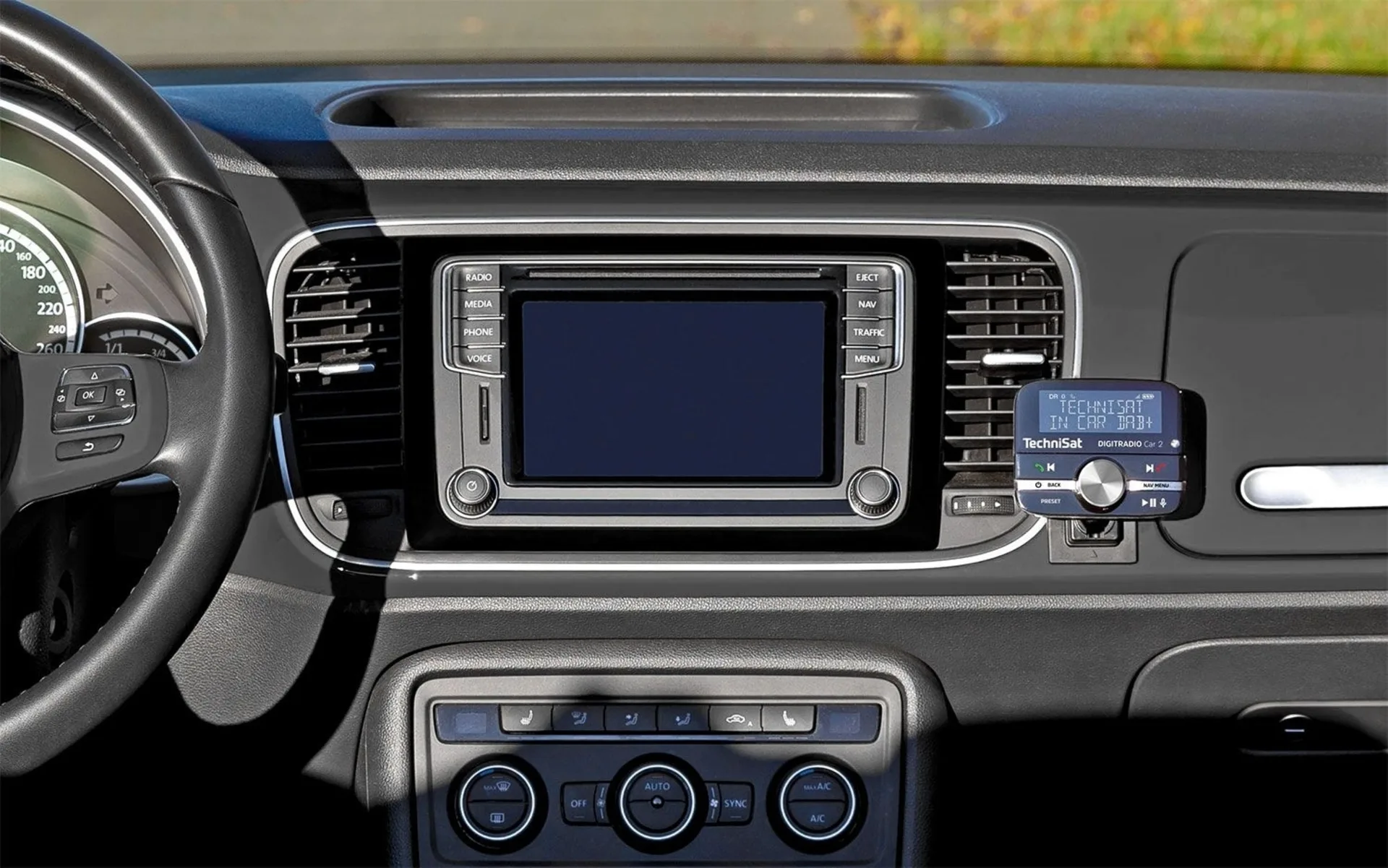 TechniSat DAB+ Digitradio Car 2 Autoradio mit Bluetooth- und Freisprechfunktion