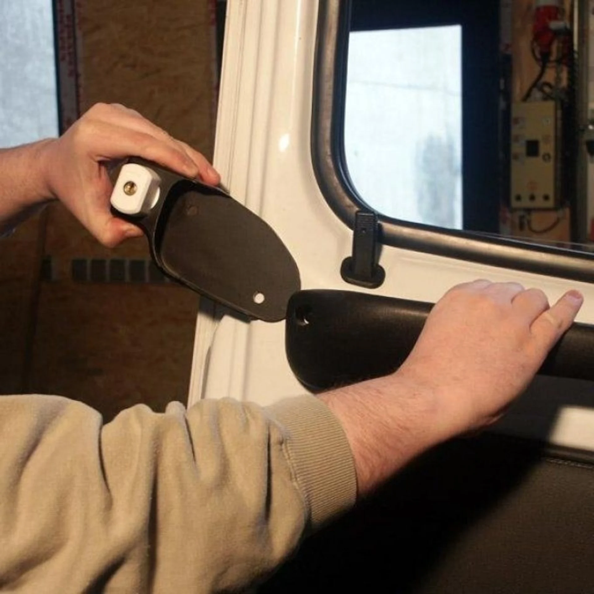Serrure à pêne dormant HEOsafe pour portes de cabine (Fiat Ducato 230, Peugeot Boxer, Citroën Jumper 1994 - 2002)