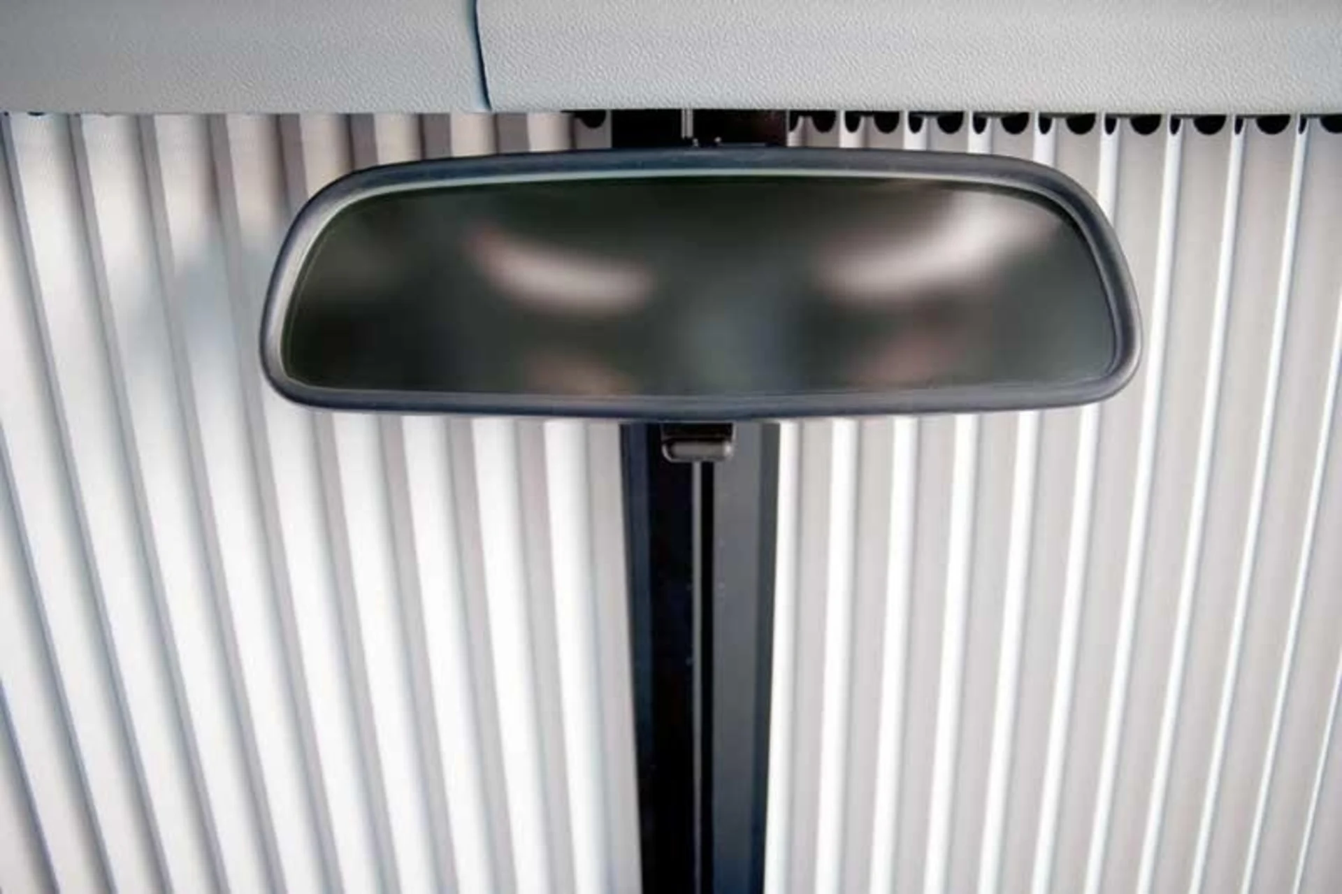 Remis Fahrerhausverdunkelung REMIfront IV Frontscheibe (Links- und Rechtslenker / ohne Sensoren) für Fiat Ducato (Modell X250) 2006 - 2011
