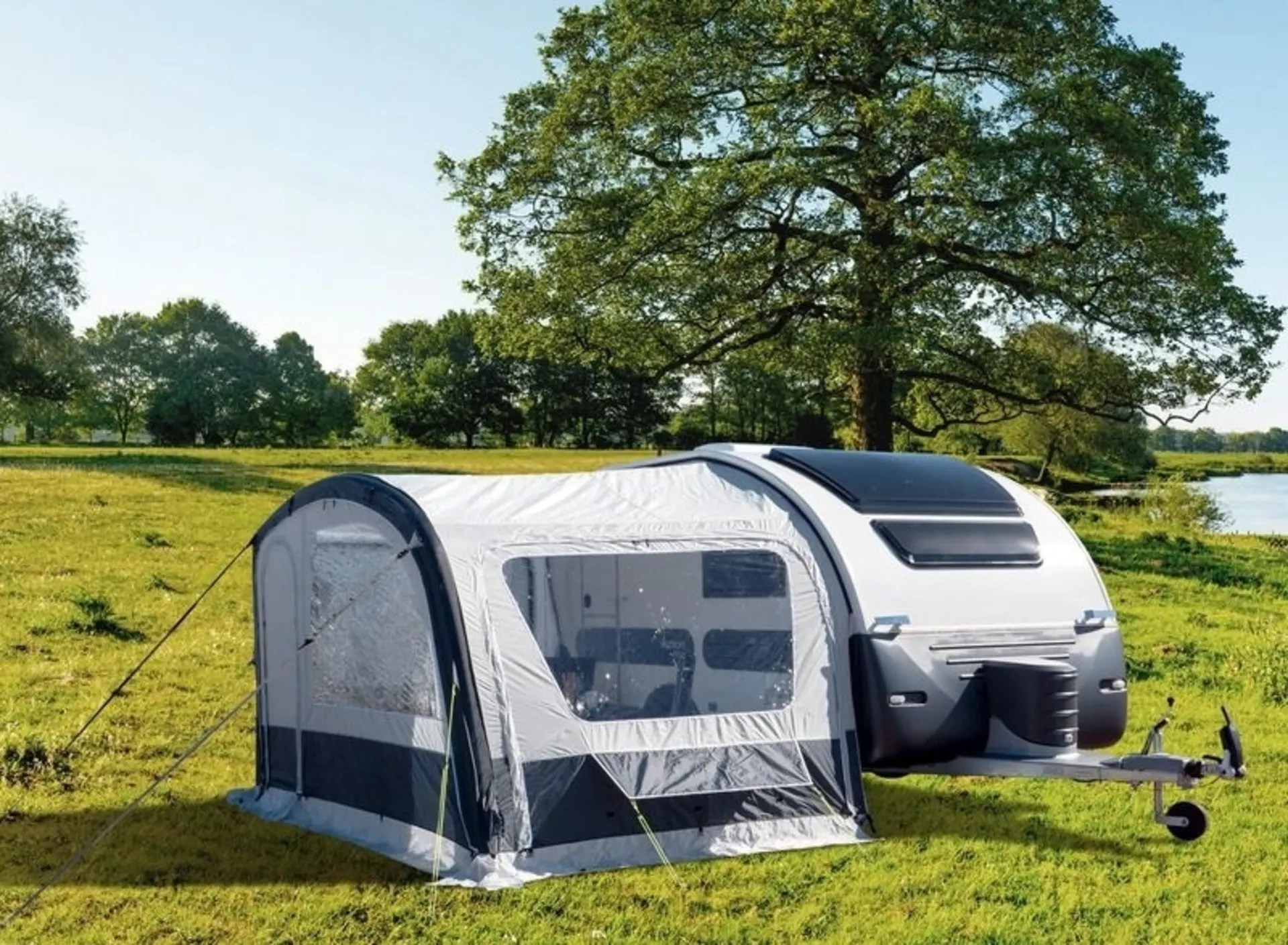 Adria Action Air 391 - Luft-Sonnensegel und Vorzelt